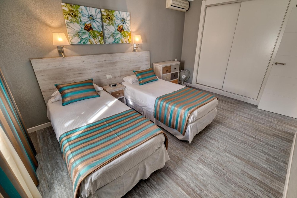 Ona Las Brisas — Hotel rooms in Playa Blanca, Canary Islands