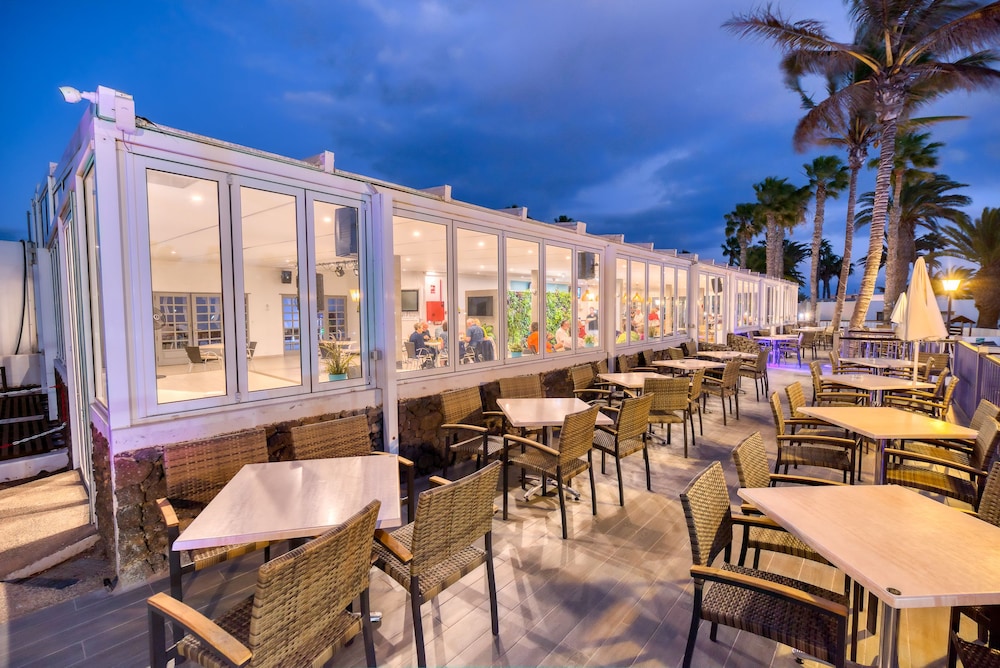 Ona Las Brisas — Restaurant & bars in Playa Blanca, Canary Islands