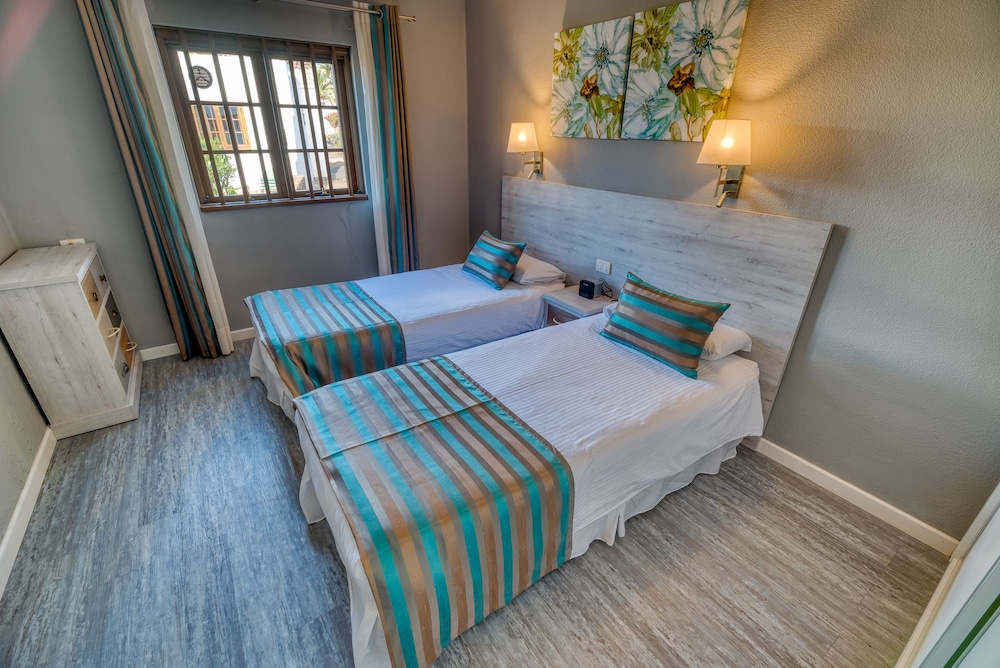 Ona Las Brisas — Hotel rooms in Playa Blanca, Canary Islands
