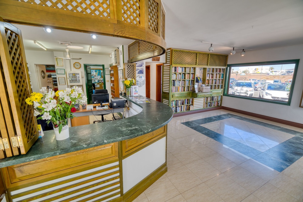 Ona Las Brisas — Hotel building in Playa Blanca, Canary Islands