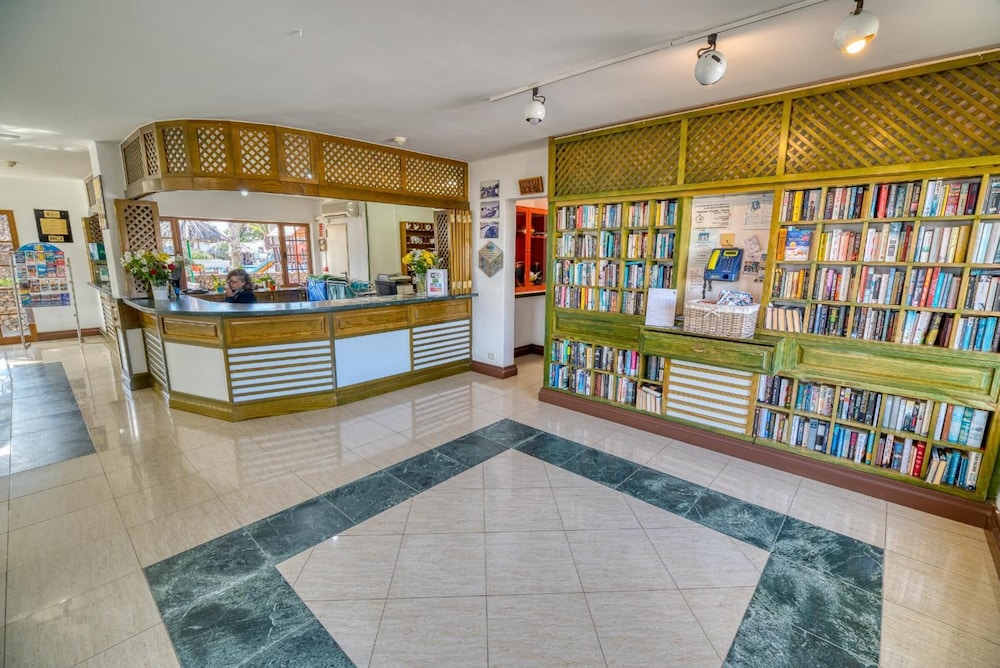 Ona Las Brisas — Hotel building in Playa Blanca, Canary Islands