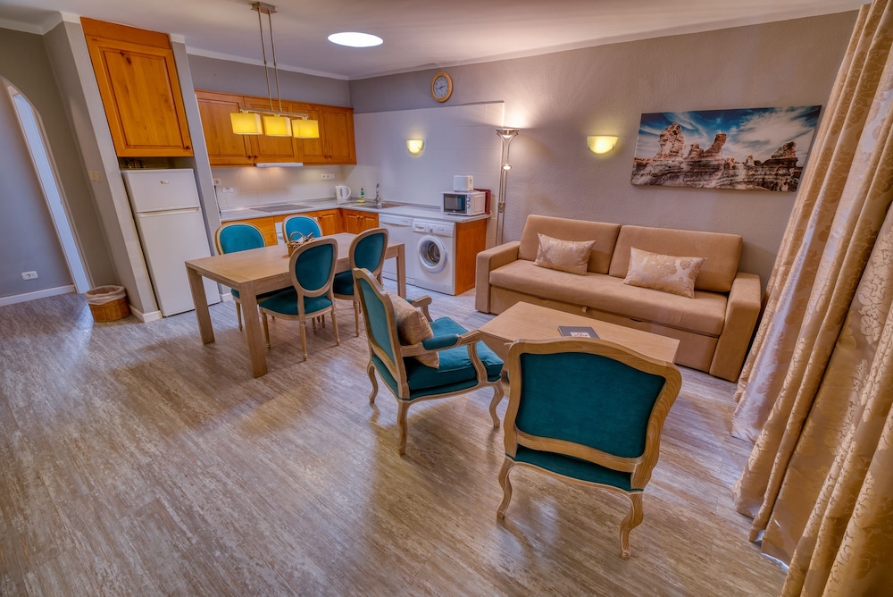 Ona Las Brisas — Hotel rooms in Playa Blanca, Canary Islands