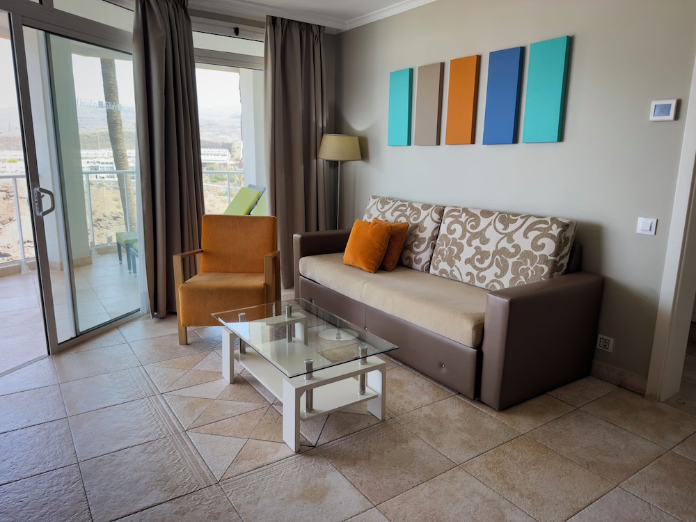 Holiday Club Vista Amadores — Hotel rooms in Puerto Rico, Canary Islands