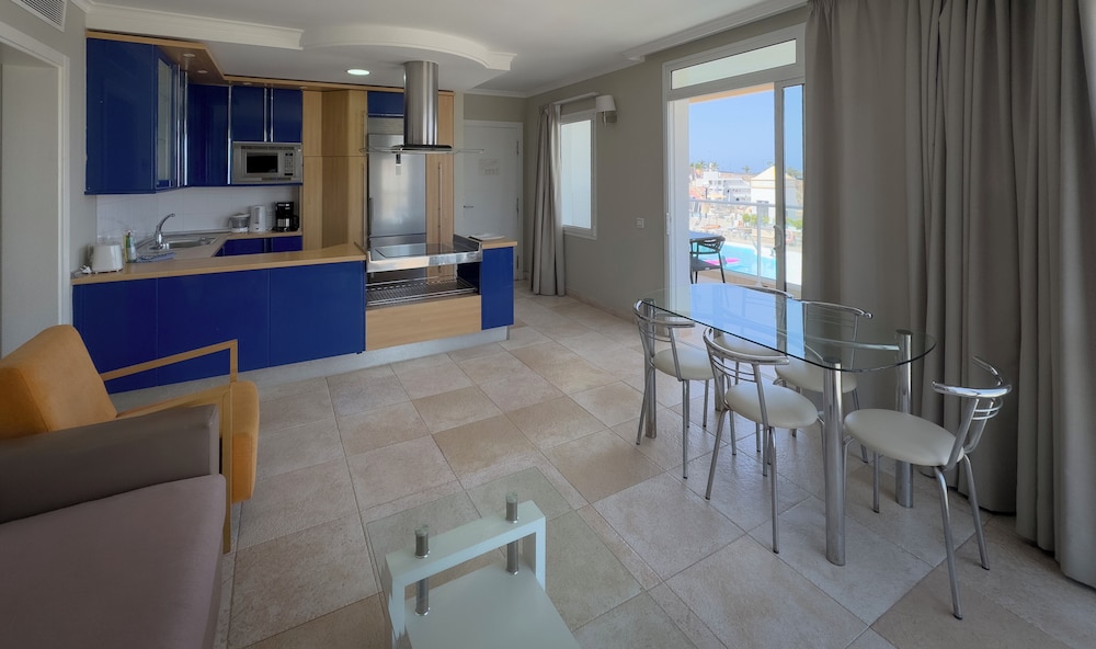 Holiday Club Vista Amadores — Hotel rooms in Puerto Rico, Canary Islands