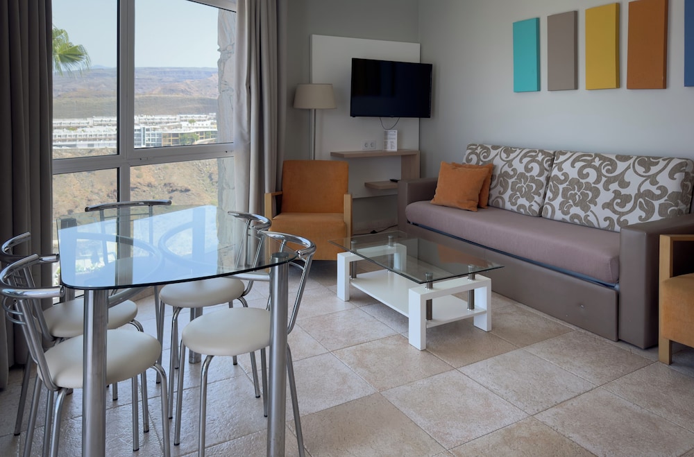 Holiday Club Vista Amadores — Hotel rooms in Puerto Rico, Canary Islands