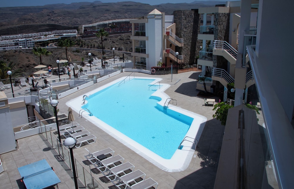 Holiday Club Vista Amadores — Swimming pool in Puerto Rico, Canary Islands