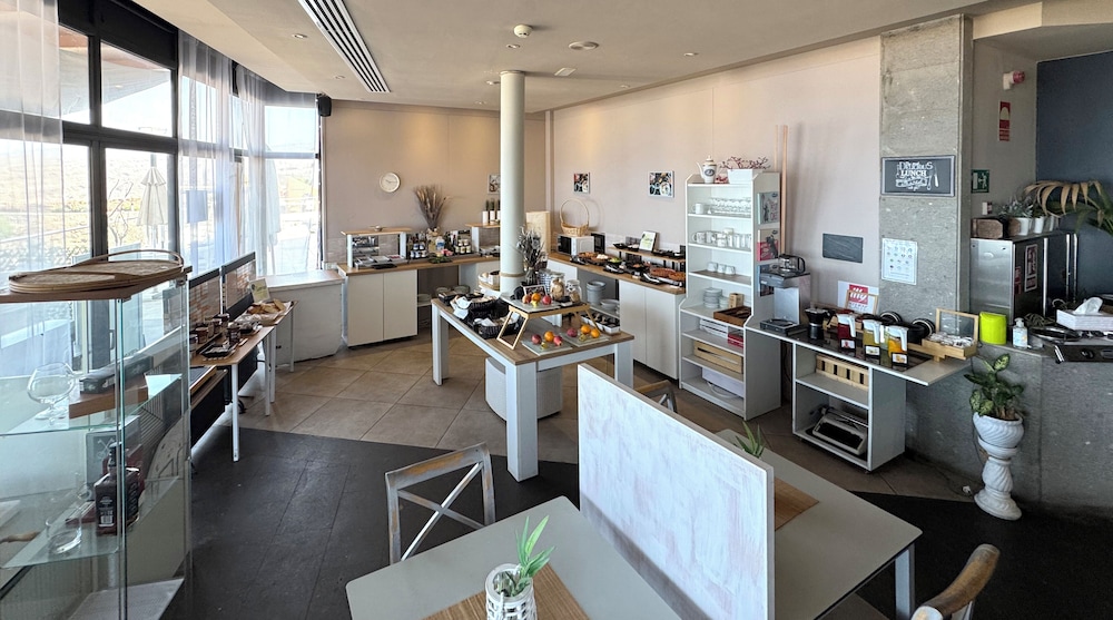 Holiday Club Vista Amadores — Restaurant & bars in Puerto Rico, Canary Islands