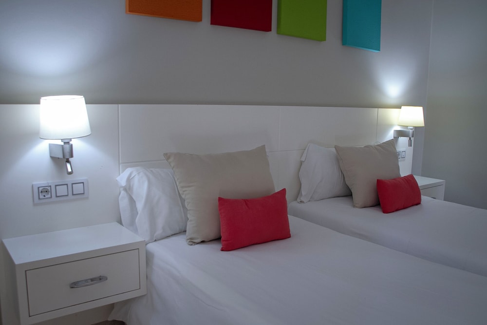 Holiday Club Vista Amadores — Hotel rooms in Puerto Rico, Canary Islands