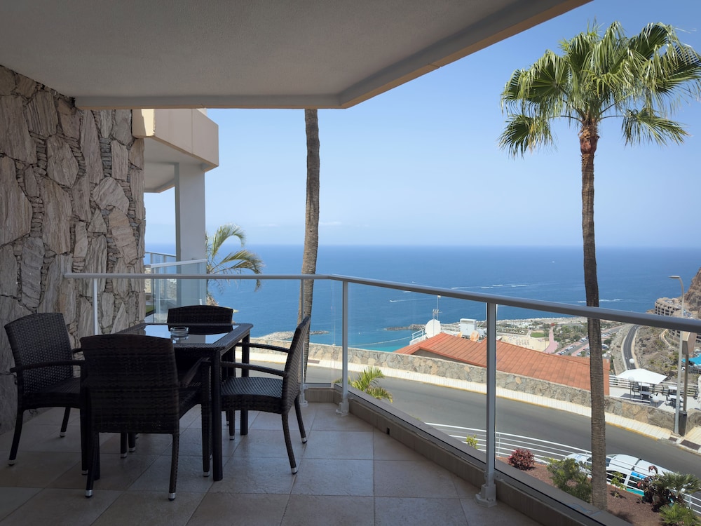 Holiday Club Vista Amadores — Hotel rooms in Puerto Rico, Canary Islands