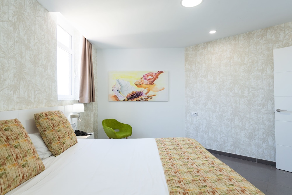 Holiday Club Vista Amadores — Hotel rooms in Puerto Rico, Canary Islands