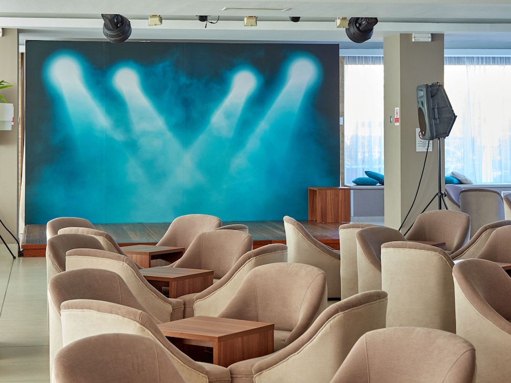 BQ Can Picafort Hotel — Restaurant & bars in Can Picafort, Balearic Islands