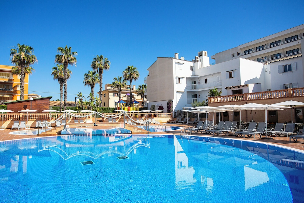 BQ Can Picafort Hotel — Swimming pool in Can Picafort, Balearic Islands