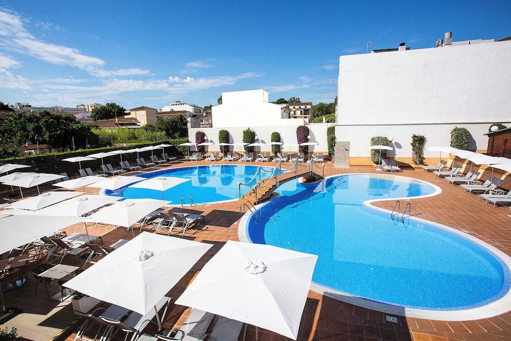 BQ Can Picafort Hotel — Swimming pool in Can Picafort, Balearic Islands