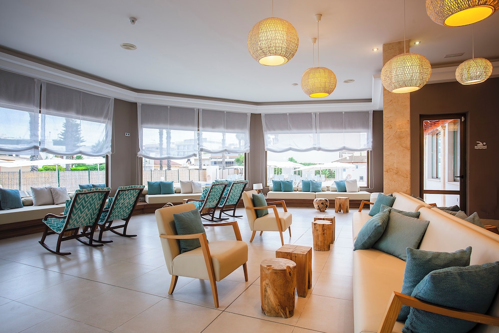 BQ Can Picafort Hotel — Hotel building in Can Picafort, Balearic Islands