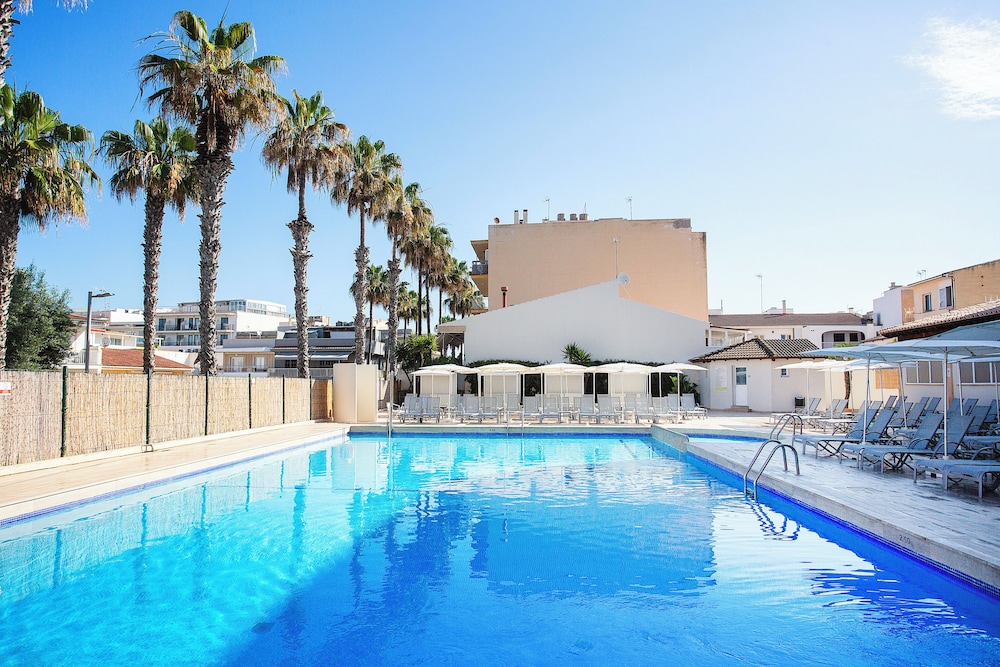 BQ Can Picafort Hotel — Swimming pool in Can Picafort, Balearic Islands