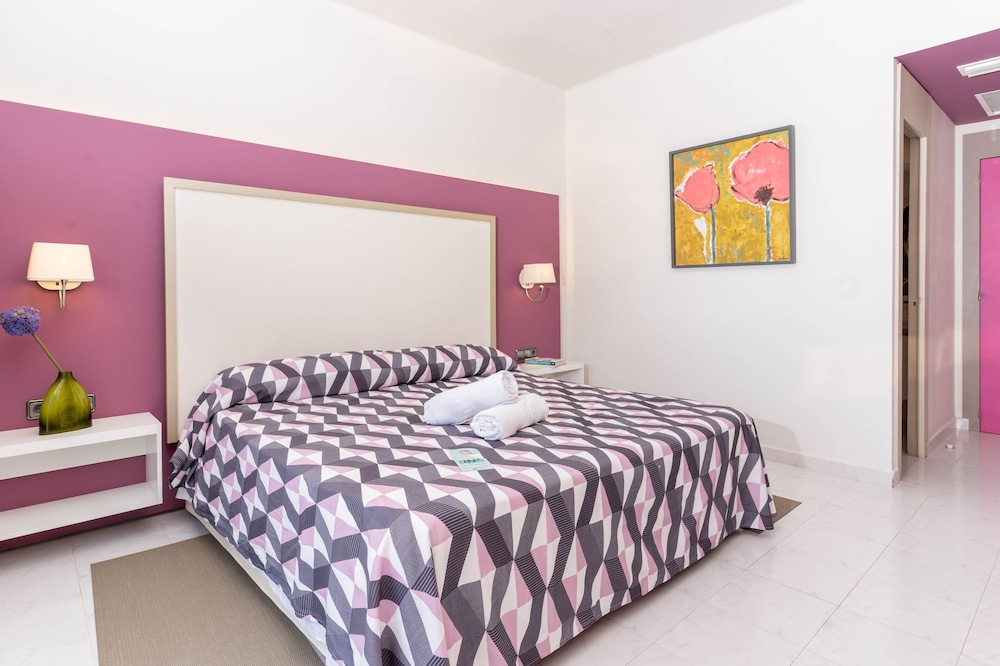 The Purple Hotel by Ibiza Feeling - Adults only — Hotel rooms in San Antonio, Balearic Islands