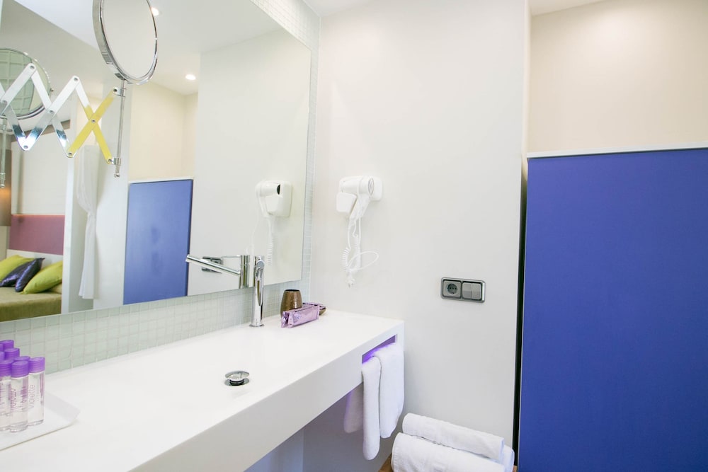 The Purple Hotel by Ibiza Feeling - Adults only — Hotel rooms in San Antonio, Balearic Islands