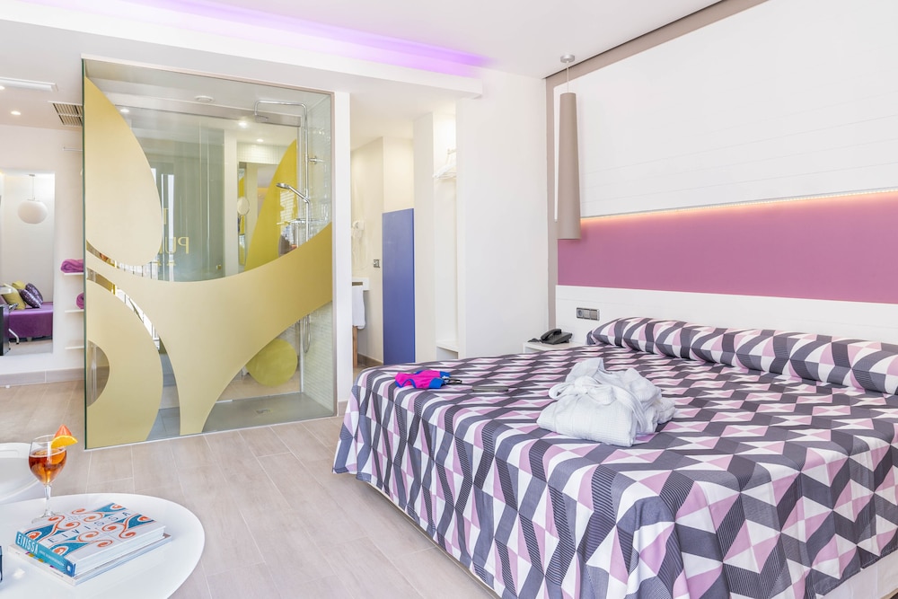 The Purple Hotel by Ibiza Feeling - Adults only — Hotel rooms in San Antonio, Balearic Islands