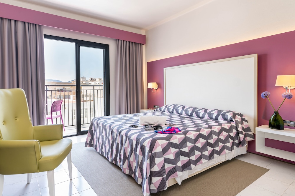 The Purple Hotel by Ibiza Feeling - Adults only — Hotel rooms in San Antonio, Balearic Islands