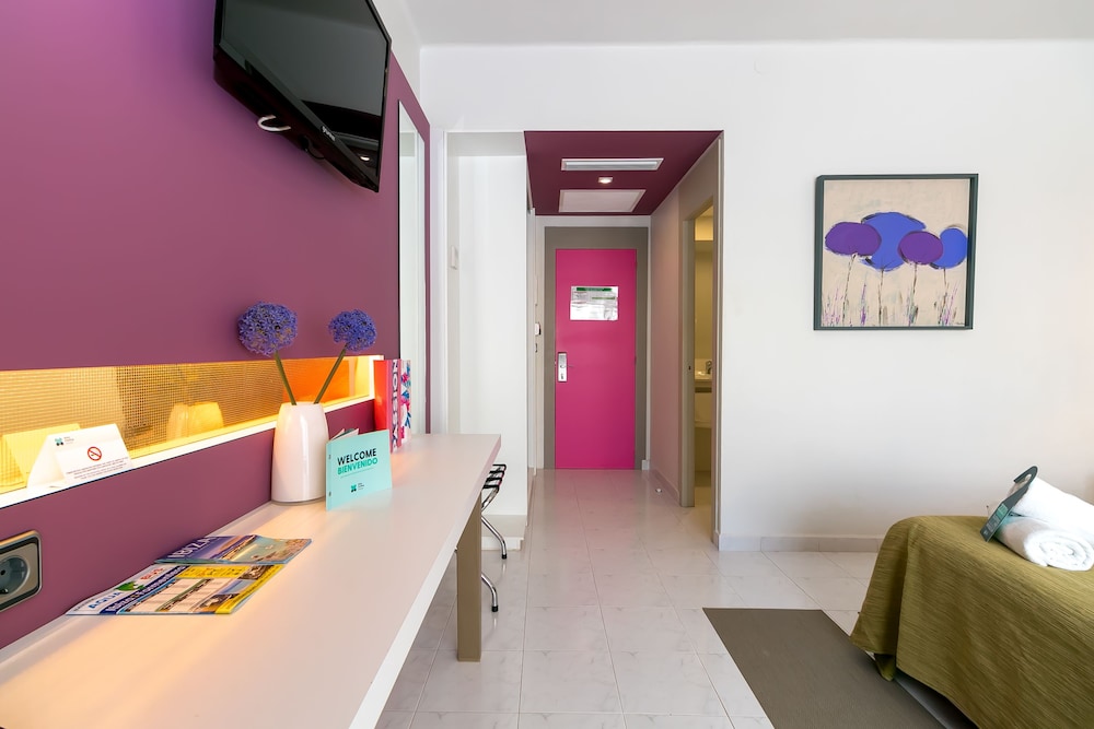 The Purple Hotel by Ibiza Feeling - Adults only — Hotel rooms in San Antonio, Balearic Islands
