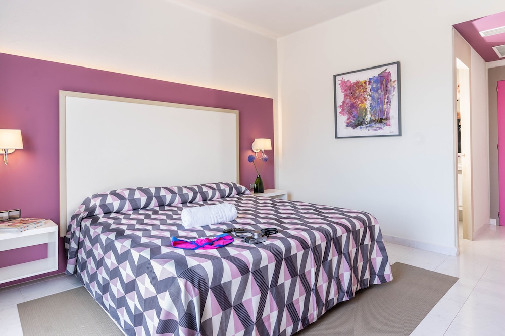 The Purple Hotel by Ibiza Feeling - Adults only — Hotel rooms in San Antonio, Balearic Islands