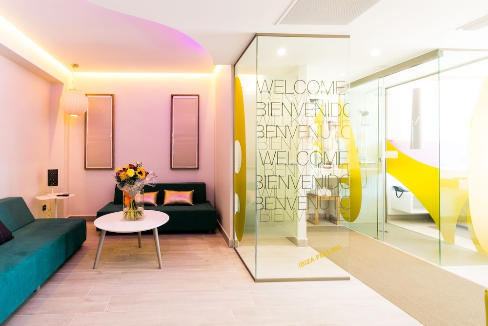 The Purple Hotel by Ibiza Feeling - Adults only — Hotel rooms in San Antonio, Balearic Islands