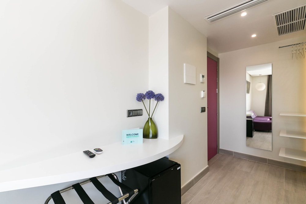 The Purple Hotel by Ibiza Feeling - Adults only — Hotel rooms in San Antonio, Balearic Islands
