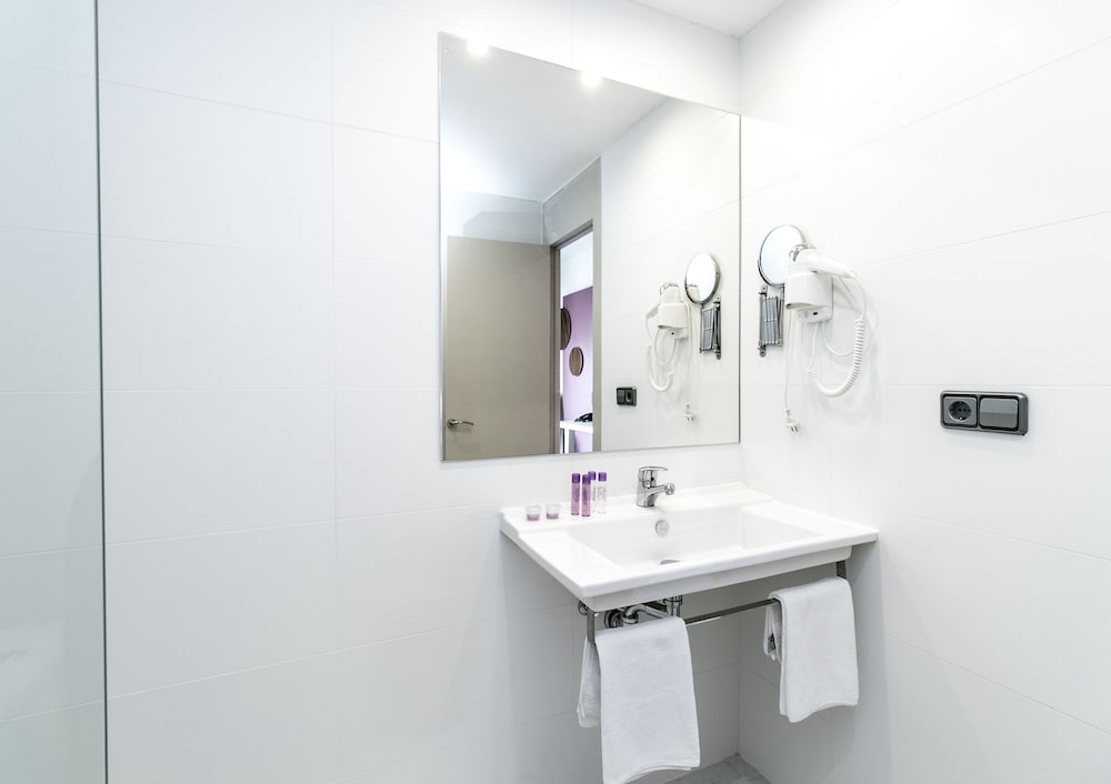 The Purple Hotel by Ibiza Feeling - Adults only — Hotel rooms in San Antonio, Balearic Islands
