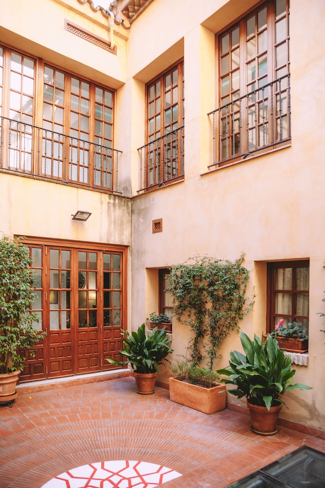 Hotel Boutique Palacio Pinello — Hotel building in Seville, Andalusia