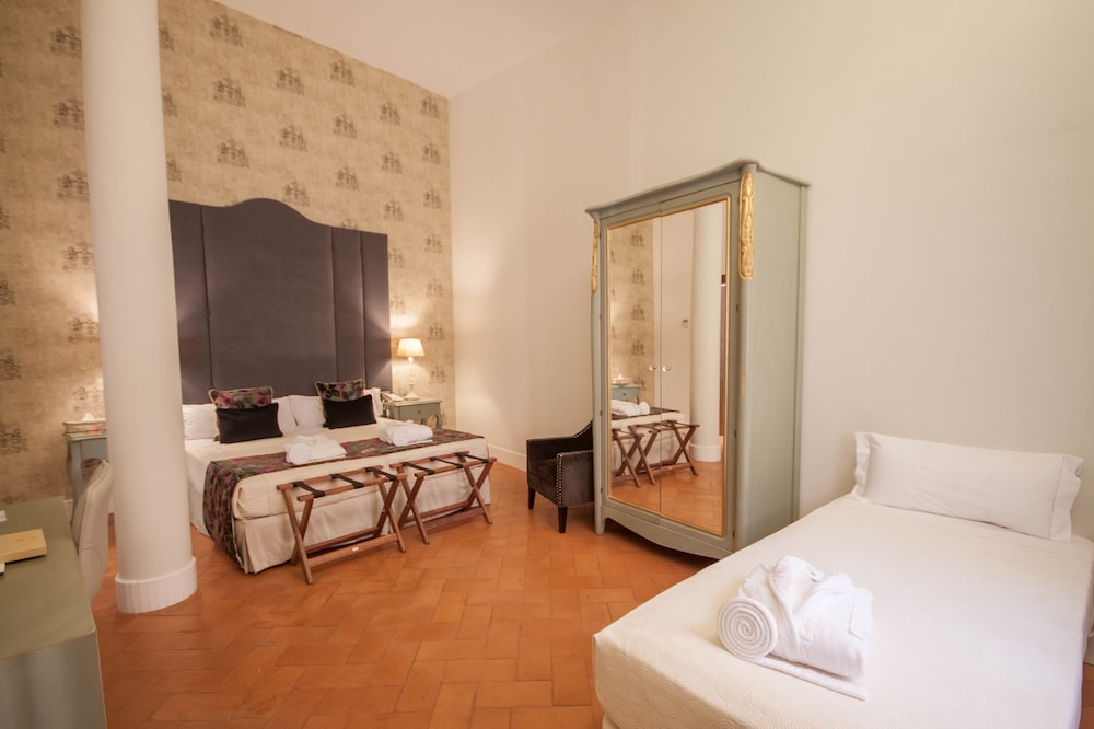 Hotel Boutique Palacio Pinello — Hotel rooms in Seville, Andalusia