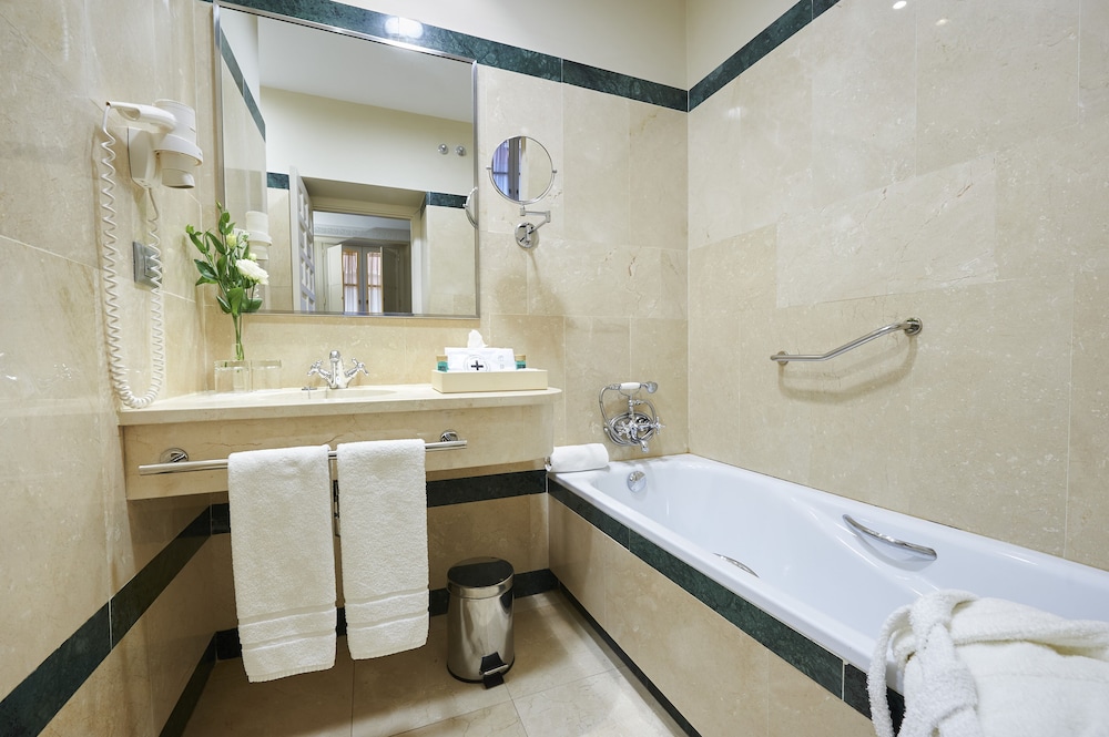 Hotel Las Casas de El Arenal by Casas y Palacios — Hotel rooms in Seville, Andalusia