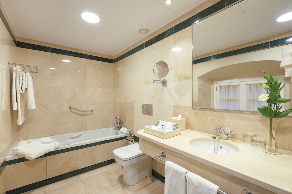 Hotel Las Casas de El Arenal by Casas y Palacios — Hotel rooms in Seville, Andalusia