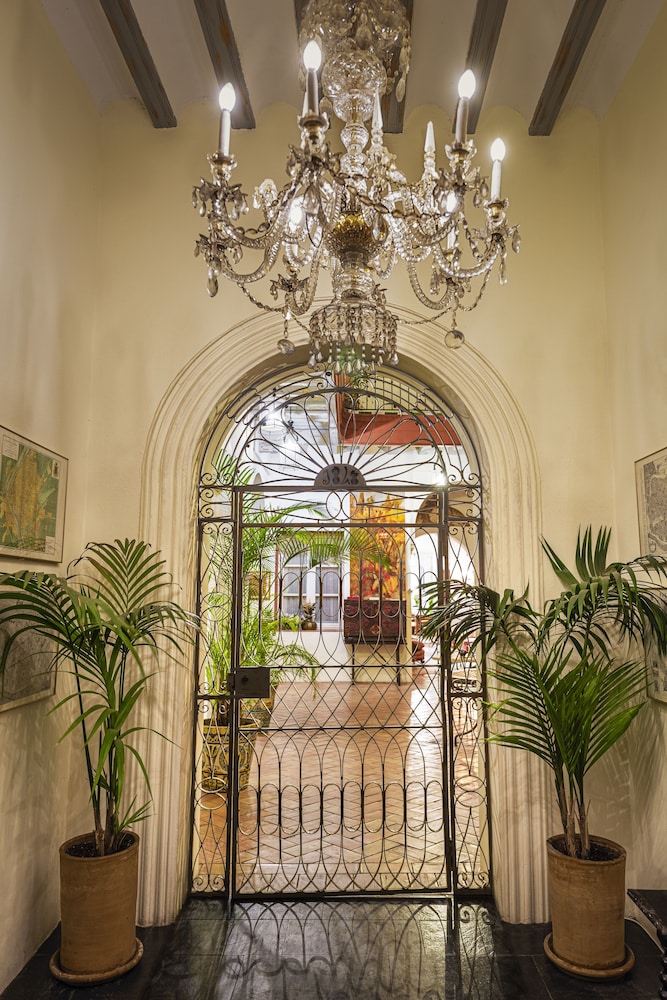 Hotel Las Casas de El Arenal by Casas y Palacios — Hotel building in Seville, Andalusia