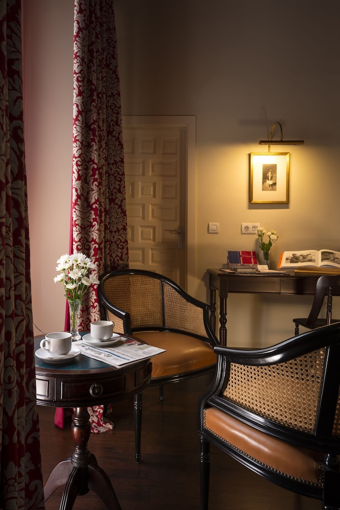 Hotel Las Casas de El Arenal by Casas y Palacios — Hotel rooms in Seville, Andalusia