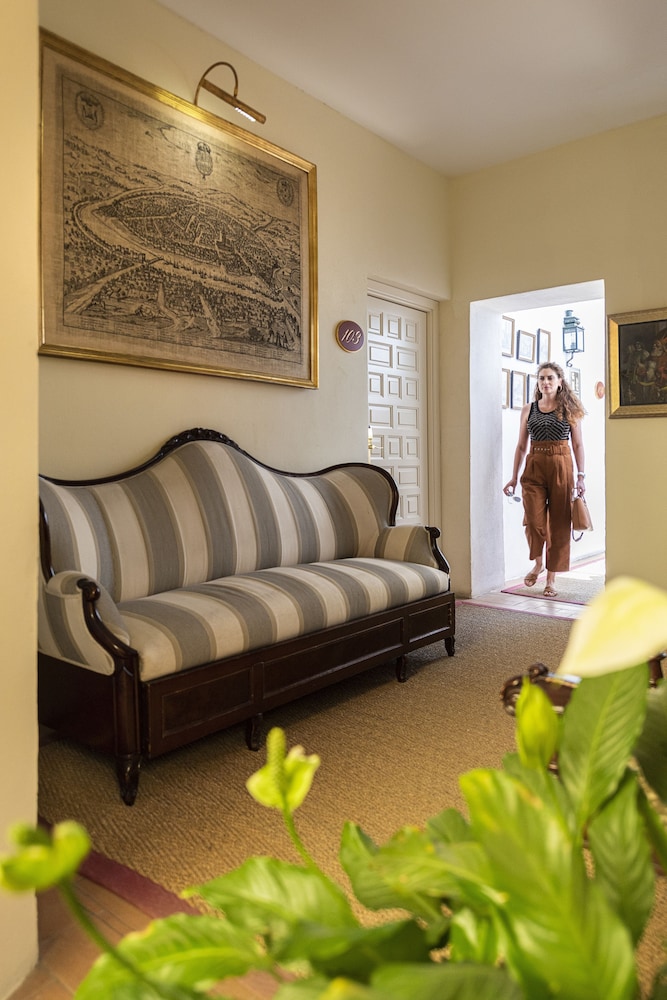 Hotel Las Casas de El Arenal by Casas y Palacios — Hotel rooms in Seville, Andalusia
