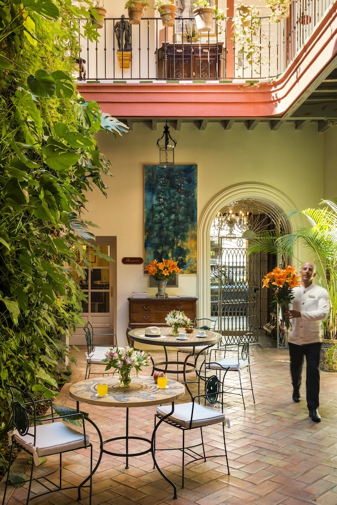Hotel Las Casas de El Arenal by Casas y Palacios — Hotel building in Seville, Andalusia