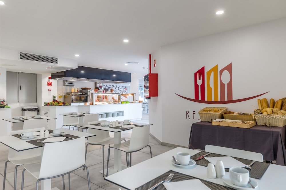 Welikehotel Triton Beach — Restaurant & bars in Cala Ratjada, Balearic Islands