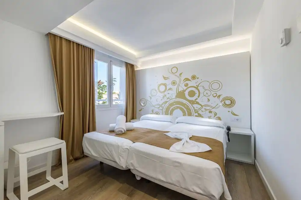 Welikehotel Triton Beach — Hotel rooms in Cala Ratjada, Balearic Islands