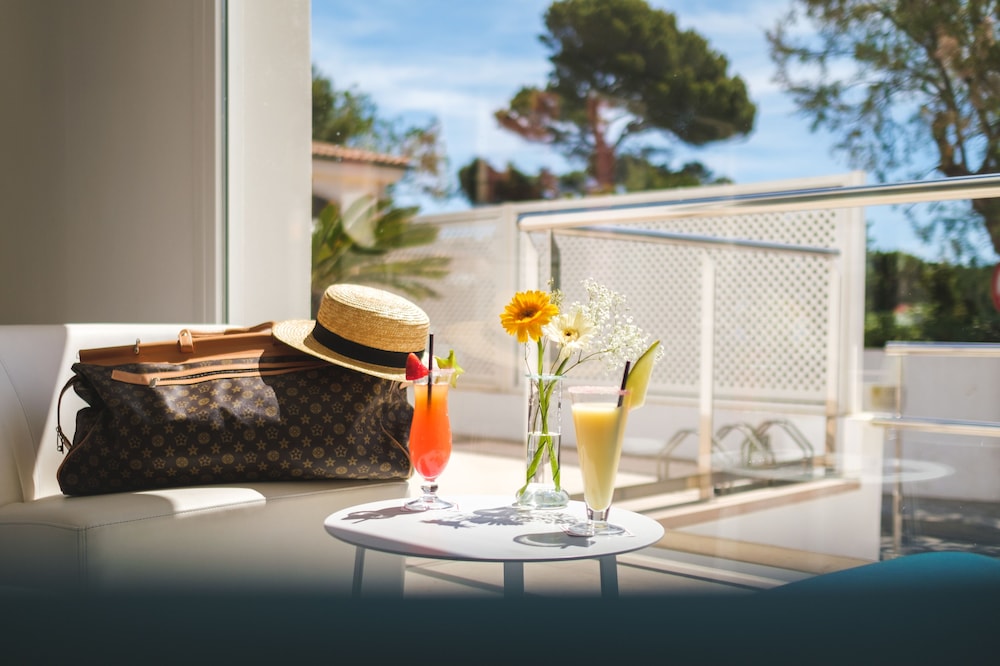 Welikehotel Triton Beach — Hotel rooms in Cala Ratjada, Balearic Islands