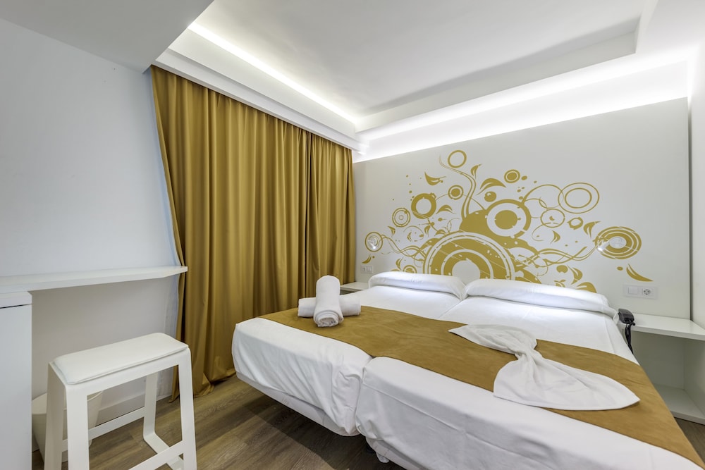 Welikehotel Triton Beach — Hotel rooms in Cala Ratjada, Balearic Islands