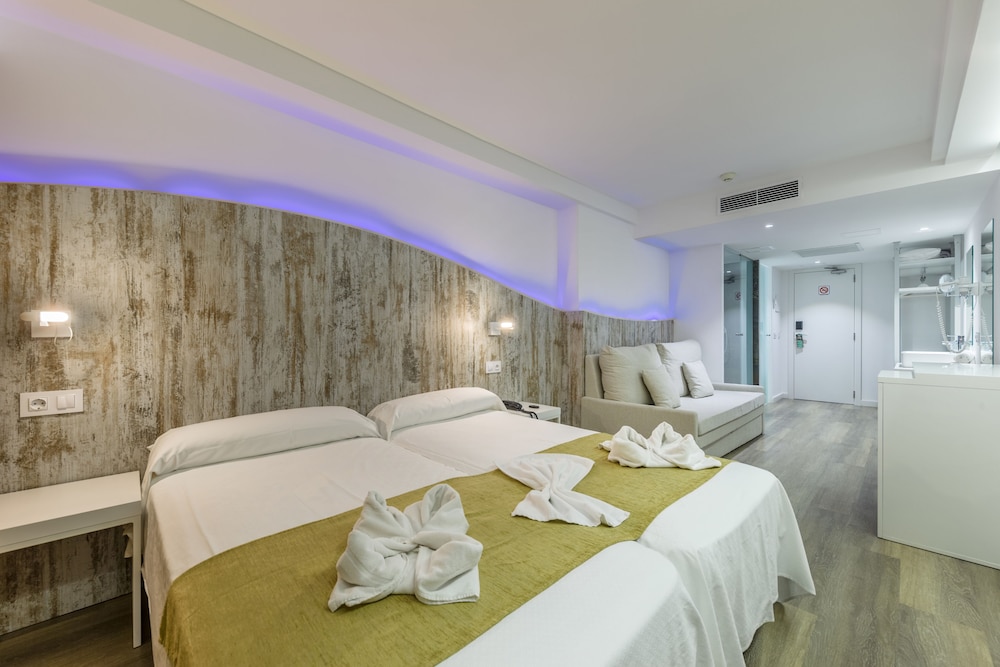 Welikehotel Triton Beach — Hotel rooms in Cala Ratjada, Balearic Islands