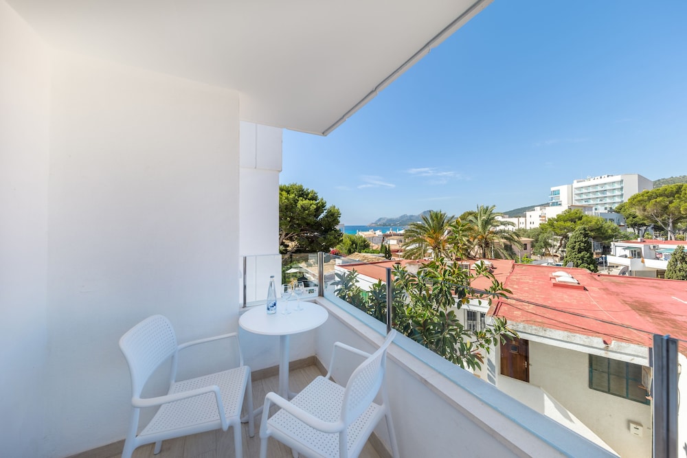 Welikehotel Triton Beach — Hotel rooms in Cala Ratjada, Balearic Islands