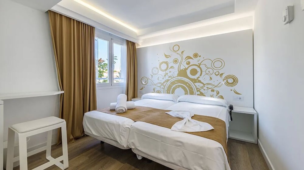 Welikehotel Triton Beach — Hotel rooms in Cala Ratjada, Balearic Islands