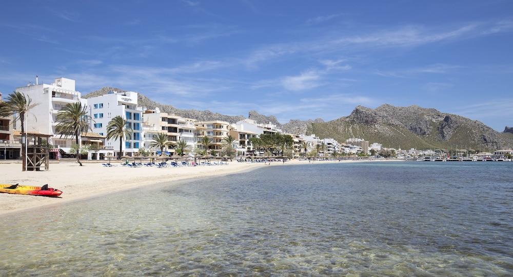 La Goleta Hotel de Mar - Adults Only — Beach in Puerto Pollensa, Balearic Islands