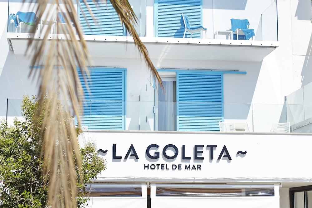 La Goleta Hotel de Mar - Adults Only — Hotel building in Puerto Pollensa, Balearic Islands