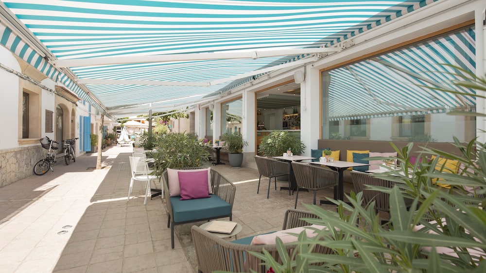 La Goleta Hotel de Mar - Adults Only — Restaurant & bars in Puerto Pollensa, Balearic Islands