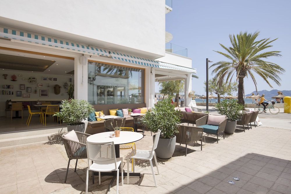 La Goleta Hotel de Mar - Adults Only — Restaurant & bars in Puerto Pollensa, Balearic Islands