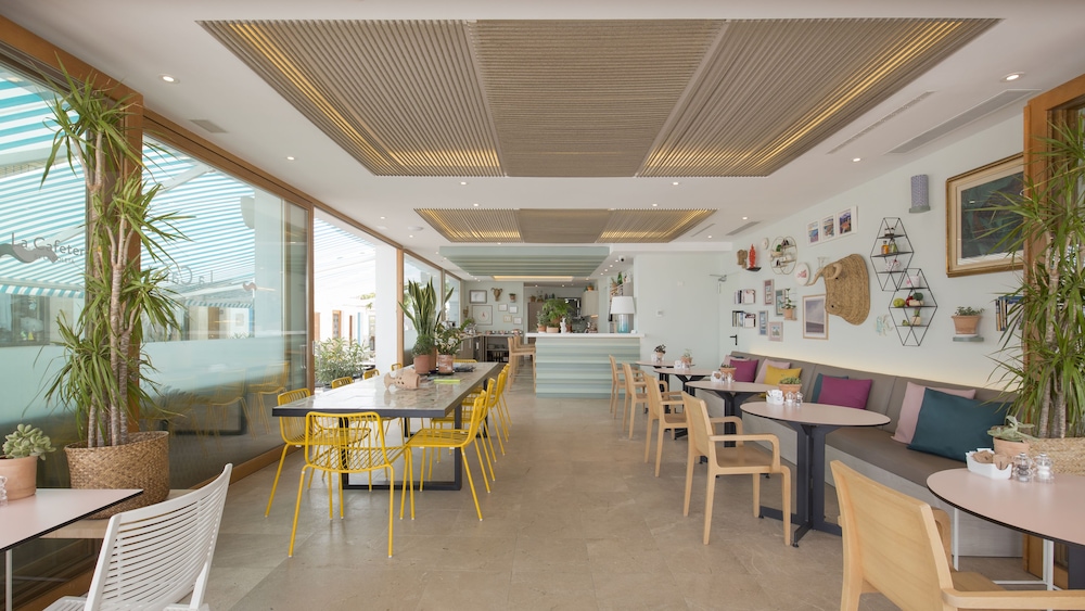 La Goleta Hotel de Mar - Adults Only — Restaurant & bars in Puerto Pollensa, Balearic Islands