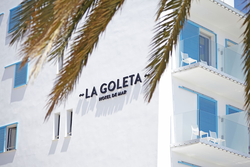 La Goleta Hotel de Mar - Adults Only — Hotel building in Puerto Pollensa, Balearic Islands