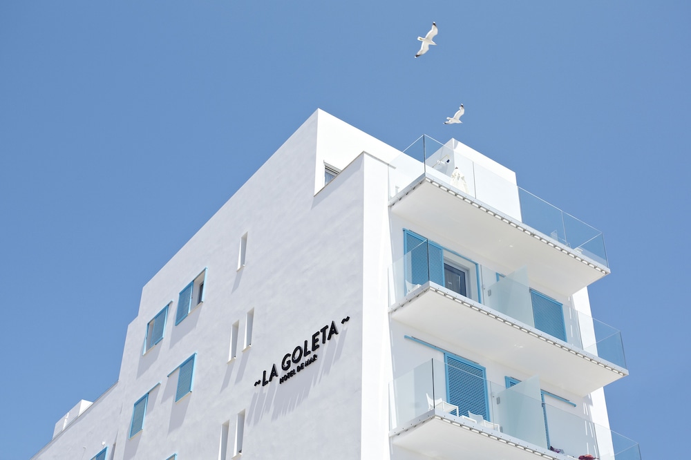La Goleta Hotel de Mar - Adults Only — Hotel building in Puerto Pollensa, Balearic Islands